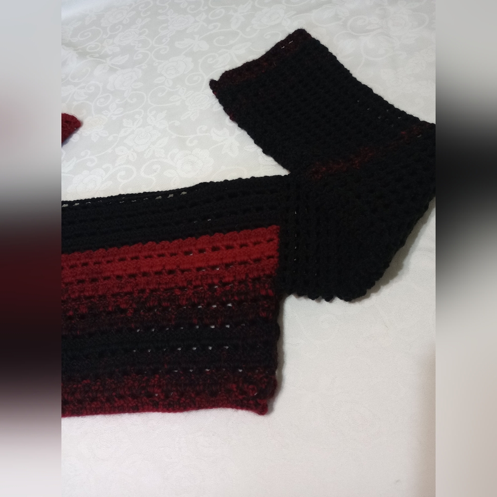 Handmade Knit Long Sleeve - Picture 10 of 15
